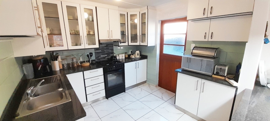 2 Bedroom Property for Sale in Cloetesville Western Cape